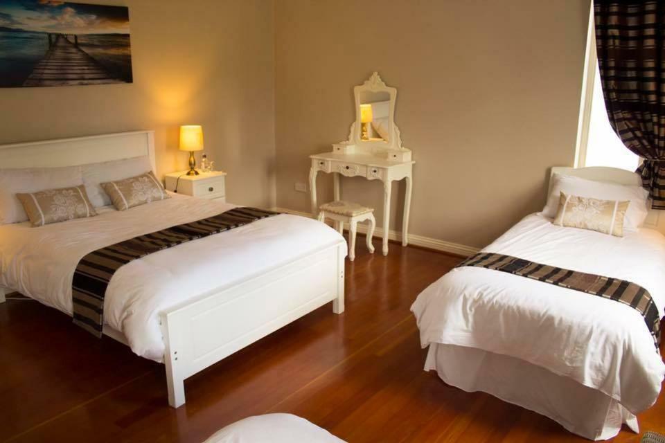 Mulberry Lodge Guest House Балліхонис Екстер'єр фото